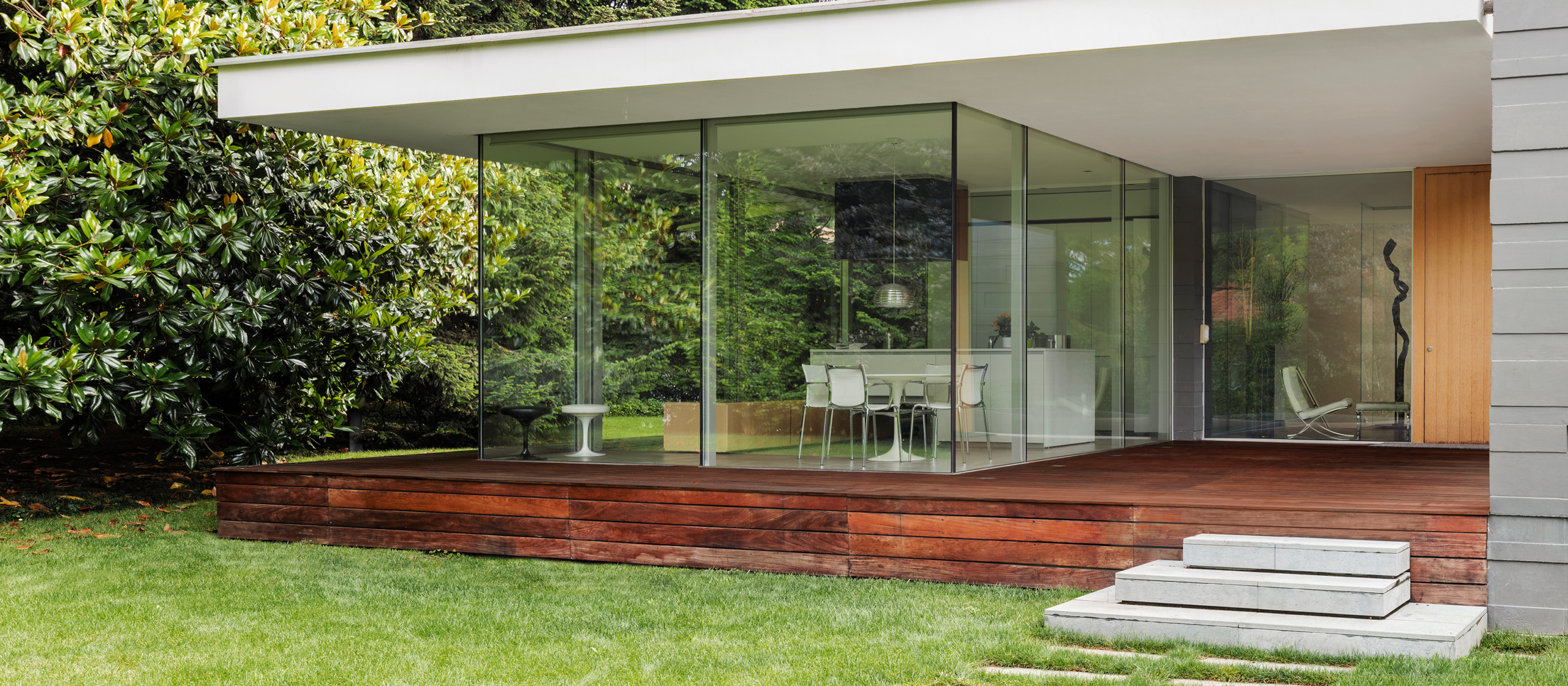 vetrate panoramiche per villa di design prodotte da schuco milano